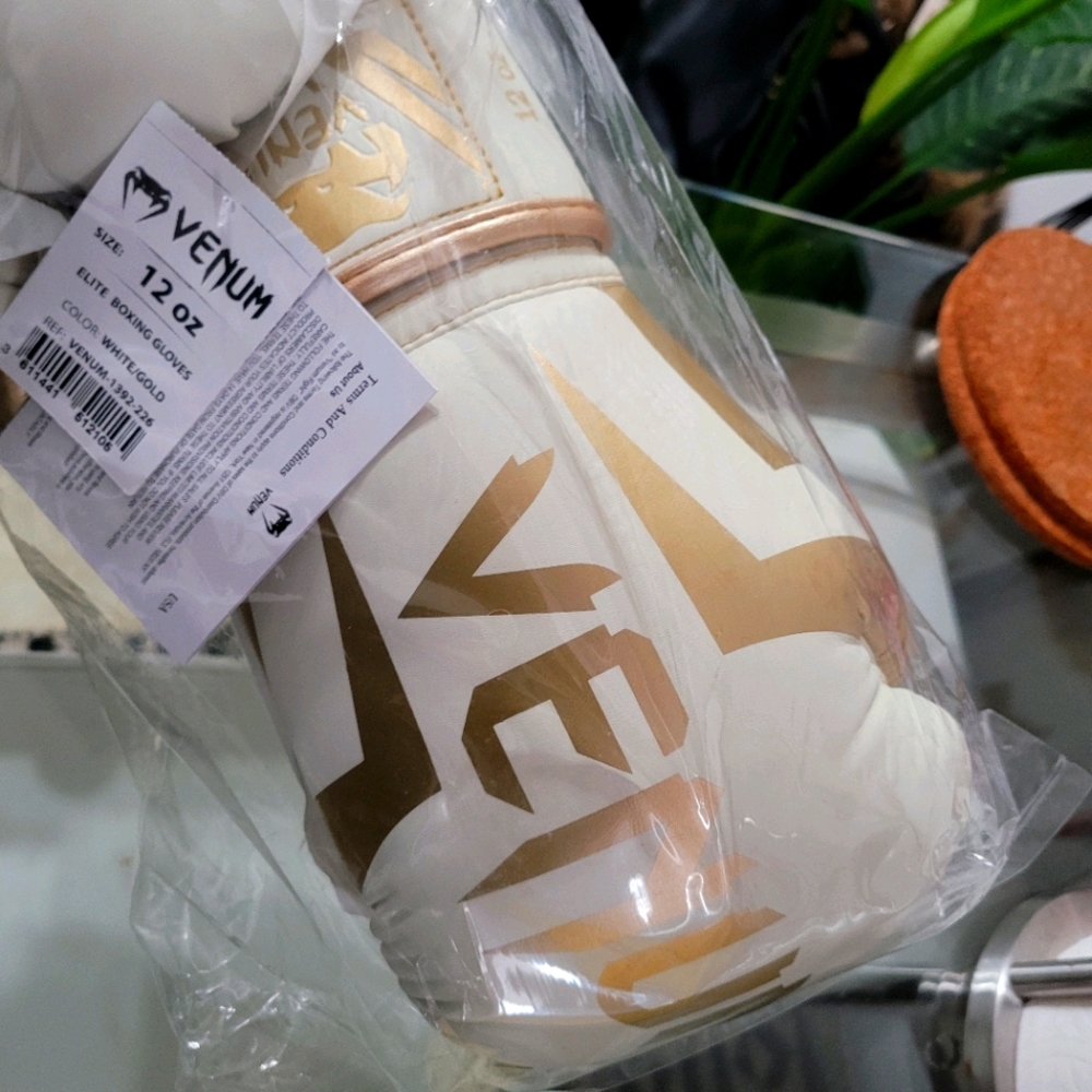 Womans Venum Elite Boxing Gloves